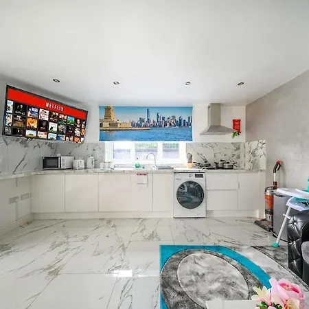 16fm For Your Relaxed & Cosy With Free Parking And Free Wifi Semesterbostad