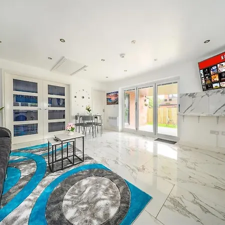 Hébergement de vacances 16fm For Your Relaxed & Cosy With Free Parking And Free Wifi *