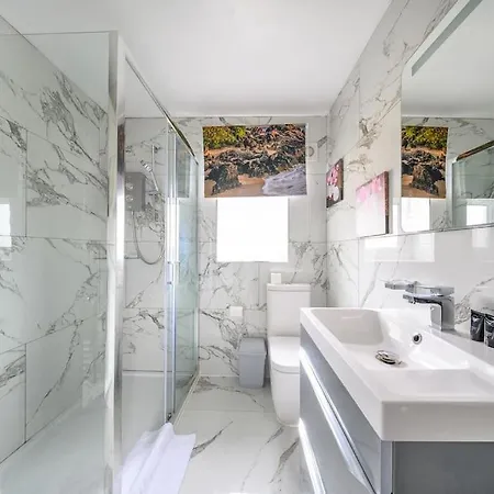 Semesterbostad 16fm For Your Relaxed & Cosy With Free Parking And Free Wifi