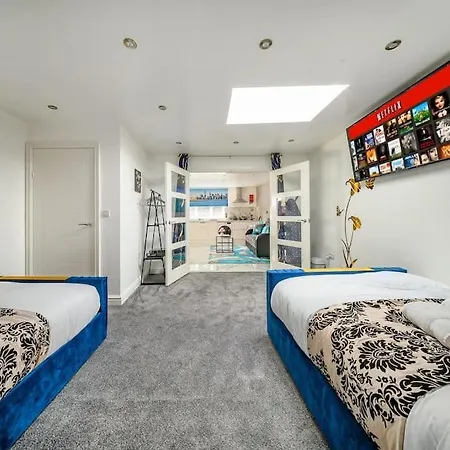 Holiday home 16fm For Your Relaxed & Cosy With Free Parking And Free Wifi